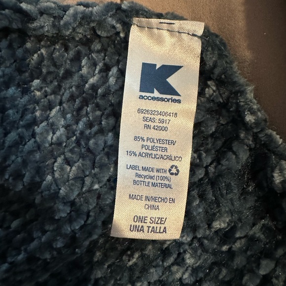 🚨2/$15 Infinity Scarf & Hat Set - K accessories - Picture 2 of 3